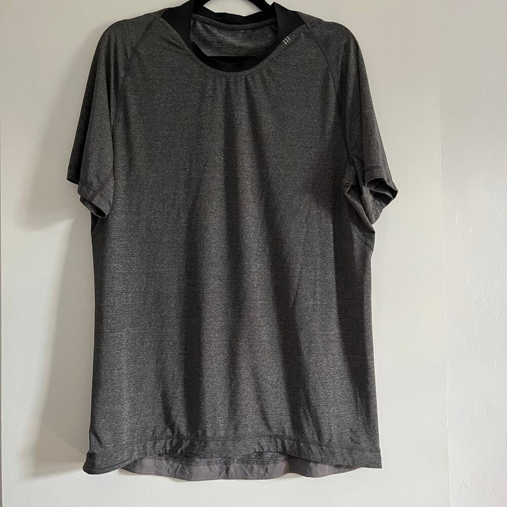 Lululemon Men’s Metal Vent Tech Short Sleeve Shirt Gray Size L-EUC